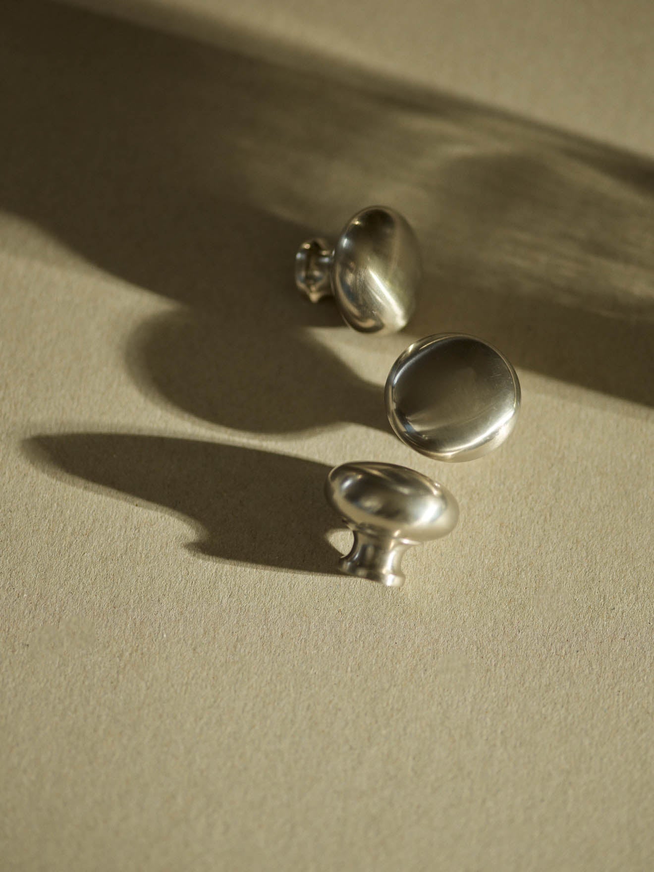 Simple Knob, Large, Matt Nickel