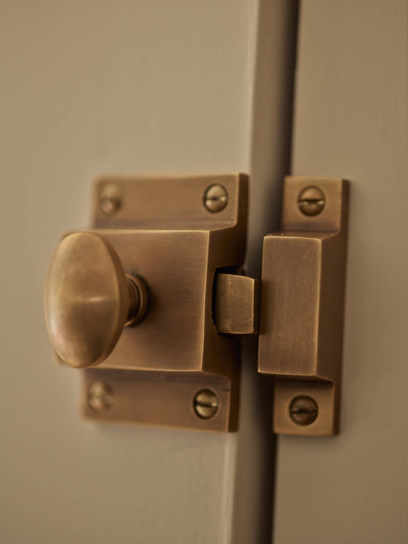 Cabinet Latch, Antique Brass